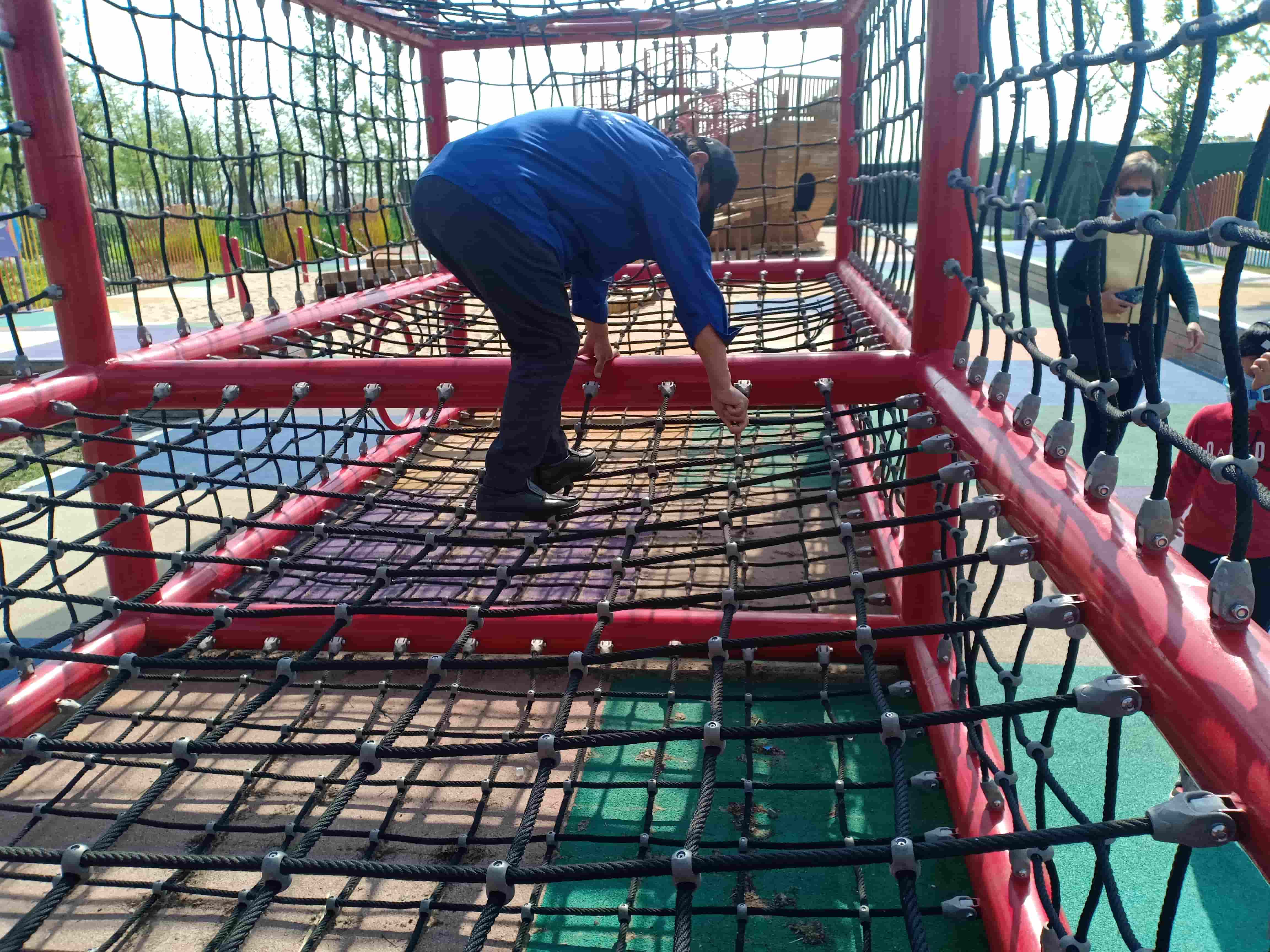 户外攀爬设备